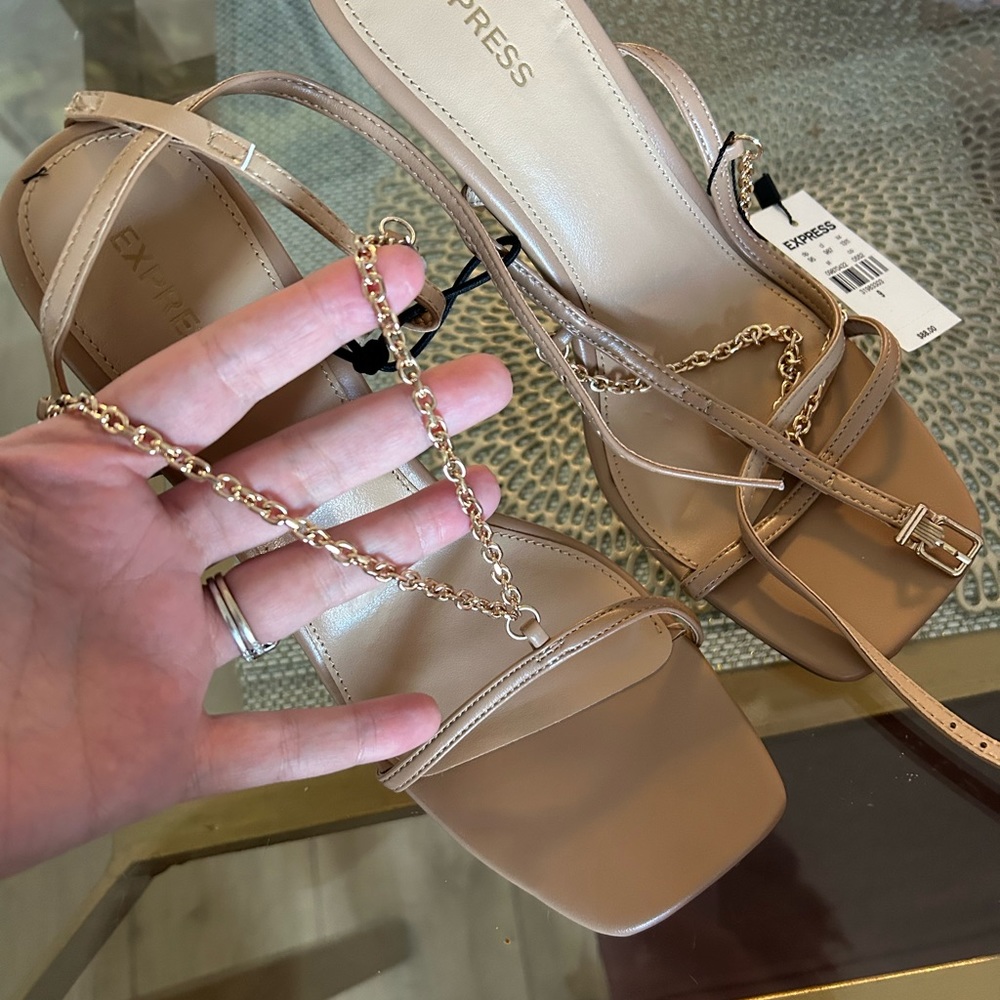NWT - Express Chain Heels